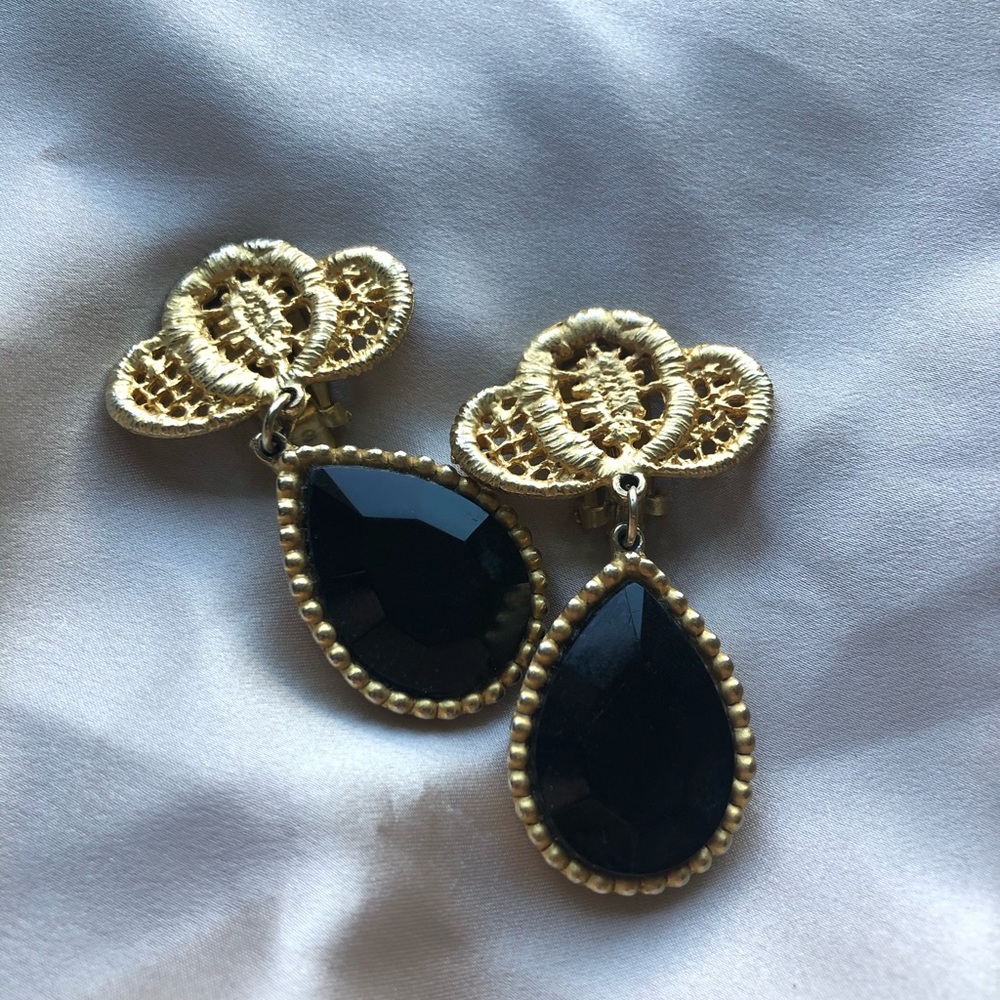 Vintage pair black drop gold earrings clip